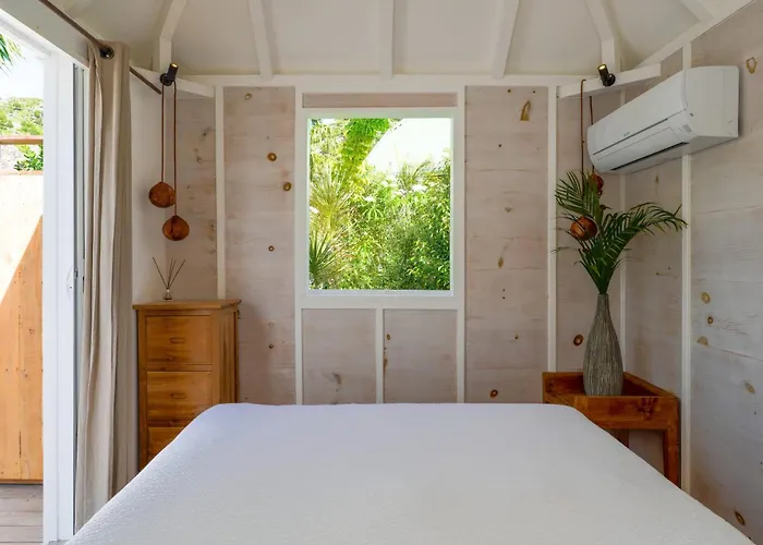 Charming Bungalow In Saint Barthelemy With Shared Pool.